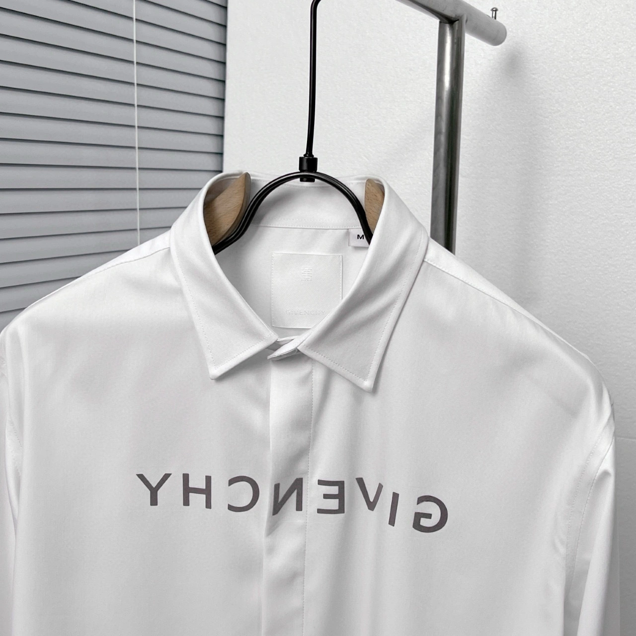 &wg.luxury--6iv593hy item:E-F000F0298T